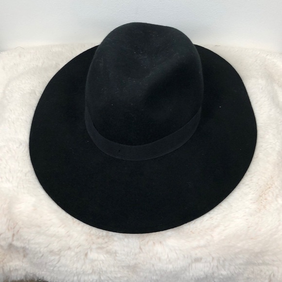 Banana Republic Factory Accessories - Banana Republic Factory Wool Hat